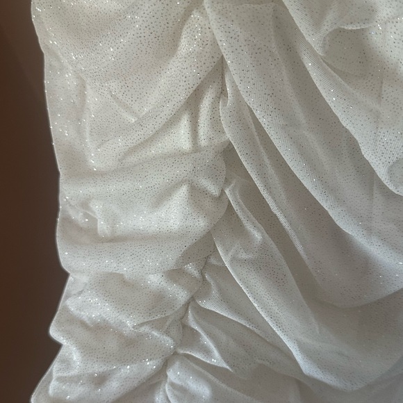 NWT Strapless White w/ Glitter dress; Juniors large - Picture 11 of 12